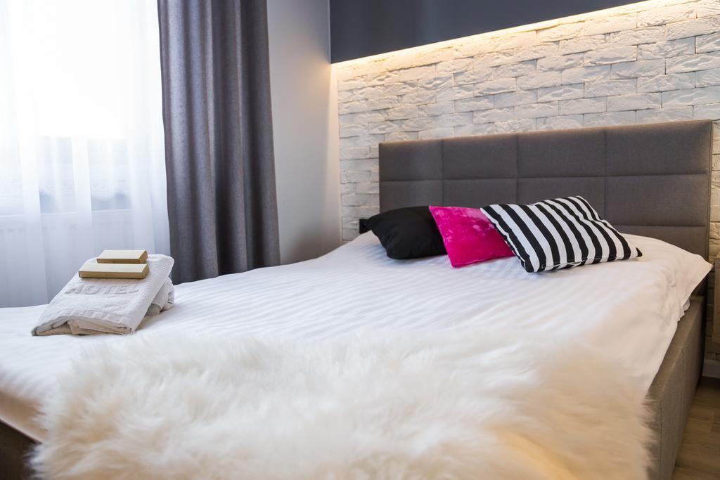 Hotel Oaza Golina  Екстер'єр фото