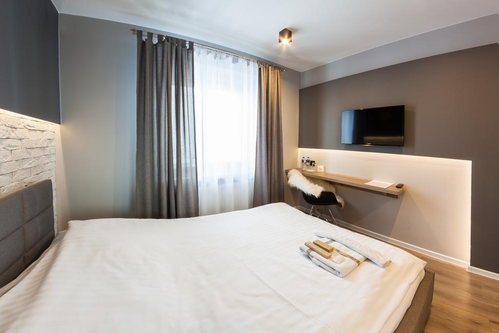 Hotel Oaza Golina  Екстер'єр фото