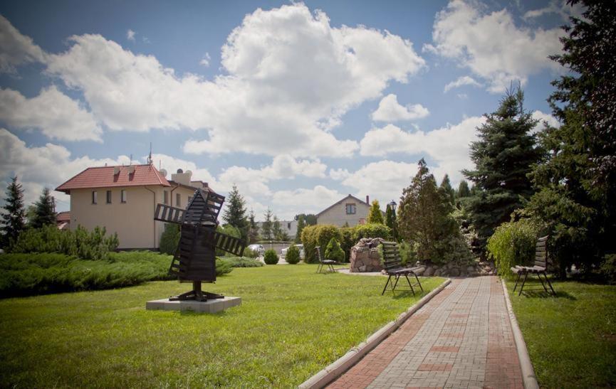 Hotel Oaza Golina  Екстер'єр фото